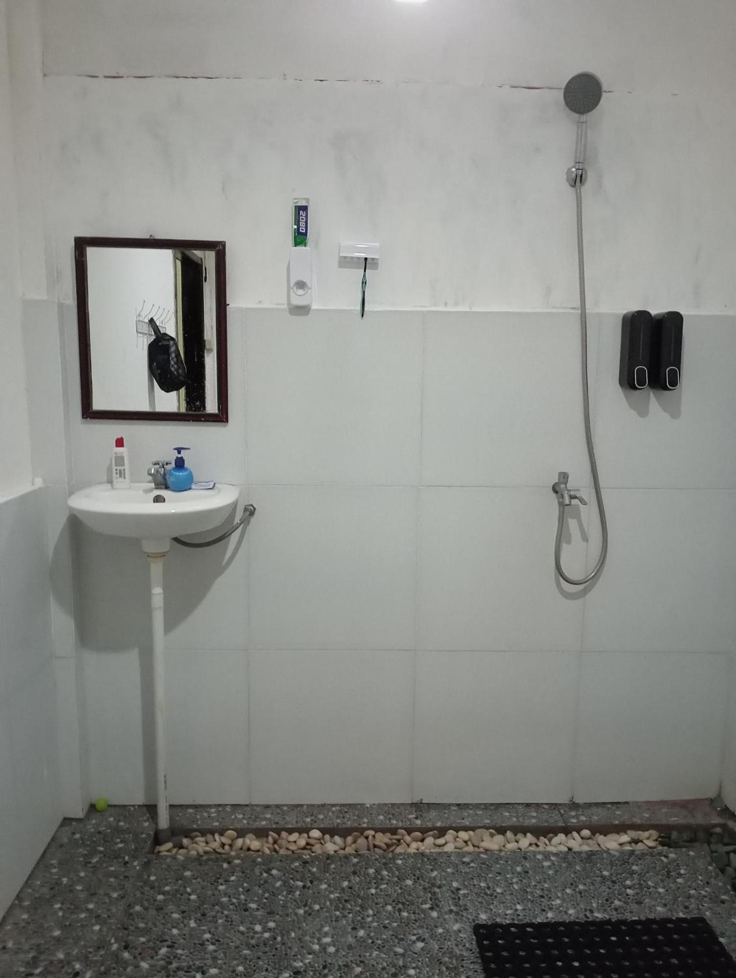 The Daun Puntik Homestay Pemenang المظهر الخارجي الصورة